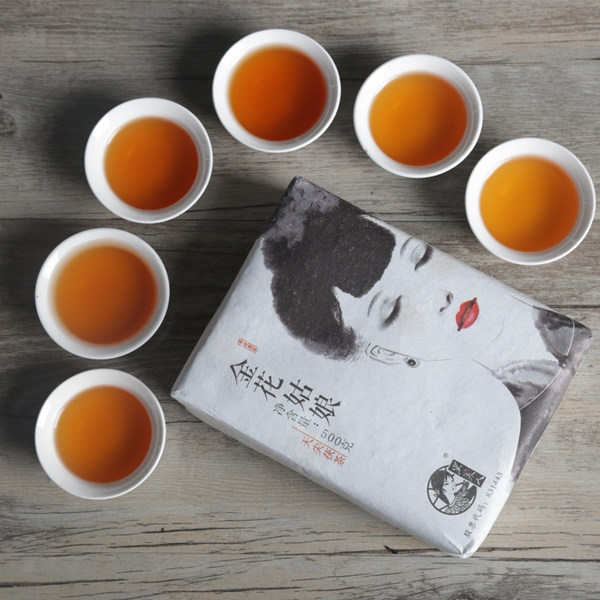 黑美人 安化黑茶 金花姑娘 手筑天尖茯砖茶 500g礼盒装 优惠券折后¥49.5包邮(¥99.5-50) 黑美人 安化黑茶 金花姑娘 手筑天尖茯砖茶 500g礼盒装 优惠券折后¥49.5包邮(¥99.5-50)