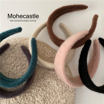 Ultra gentle ~ Korean autumn and winter plush cute hair hoop temperament pure color teenage girl press hair head hoop 100 hitch a wide side card