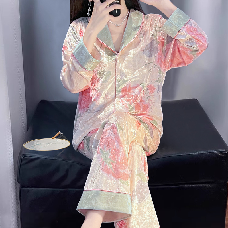 Mk Velvet Pajamas for Women, Autumn and Winter Long-Sleeved Long Pants, Sweet Print, Light Luxury Diamond Velvet Winter Loungewear Set Mk Velvet Pajamas for Women, Autumn and Winter Long-Sleeved Long Pants, Sweet Print, Light Luxury Diamond Velvet Winter Loungewear Set
