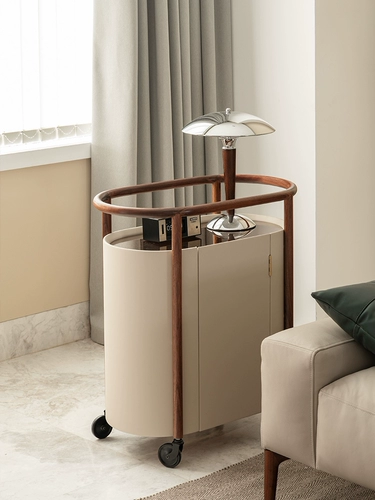 Северный диван Край несколько небольших тележек черной хозяйки черные персики Вуди Минималистские могут перемещать легкий роскошный шкаф