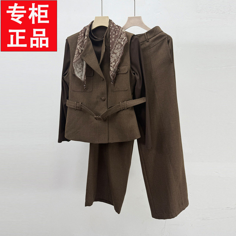 2026 Autumn New Women's Vest with Fashionable Design, High-End Luxury, Simple Three-Piece Set with Pants C260 2026 Autumn New Women's Vest with Fashionable Design, High-End Luxury, Simple Three-Piece Set with Pants C260