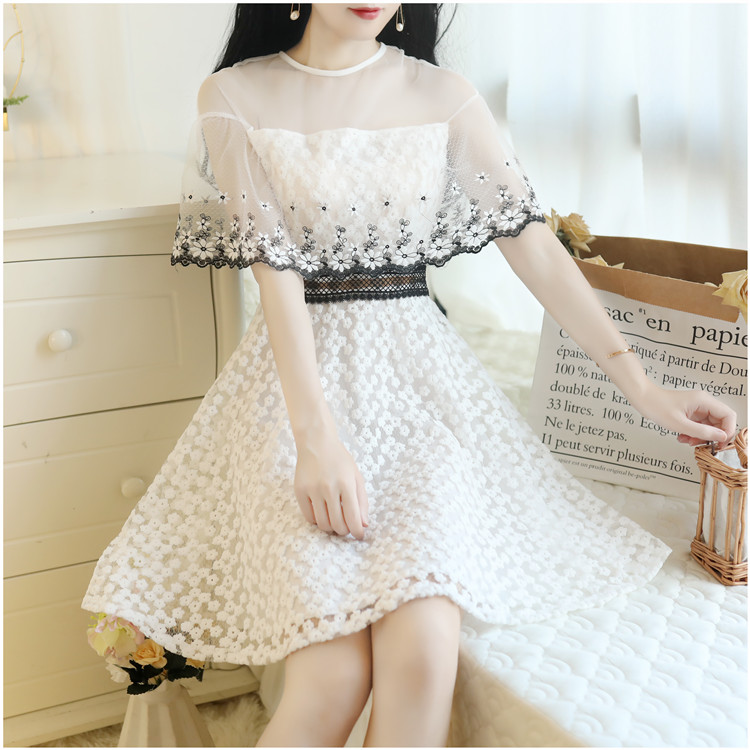 VK旗艦店 韓系性感透視鏤空勾花網紗拼接披肩短袖洋裝