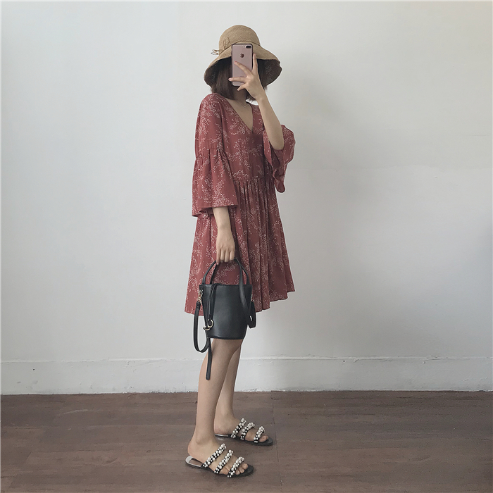 muzi 18夏\/度假风雪纺连衣裙 大V领碎花短袖娃