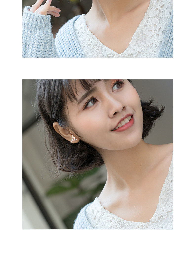 Delicate Deer Motif Earrings