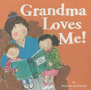 【预售】Grandma Loves Me!