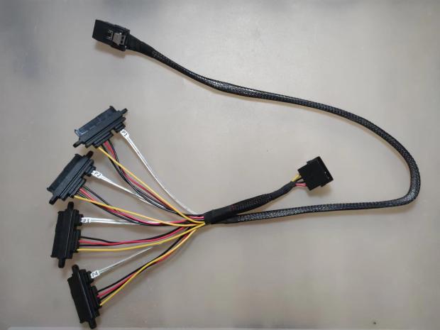 Mini-Sas 1-to-4 Sas/Sata Cable Sff-8087 to 8482 1-to-4 Hard Drive Sas Pass-Through Card