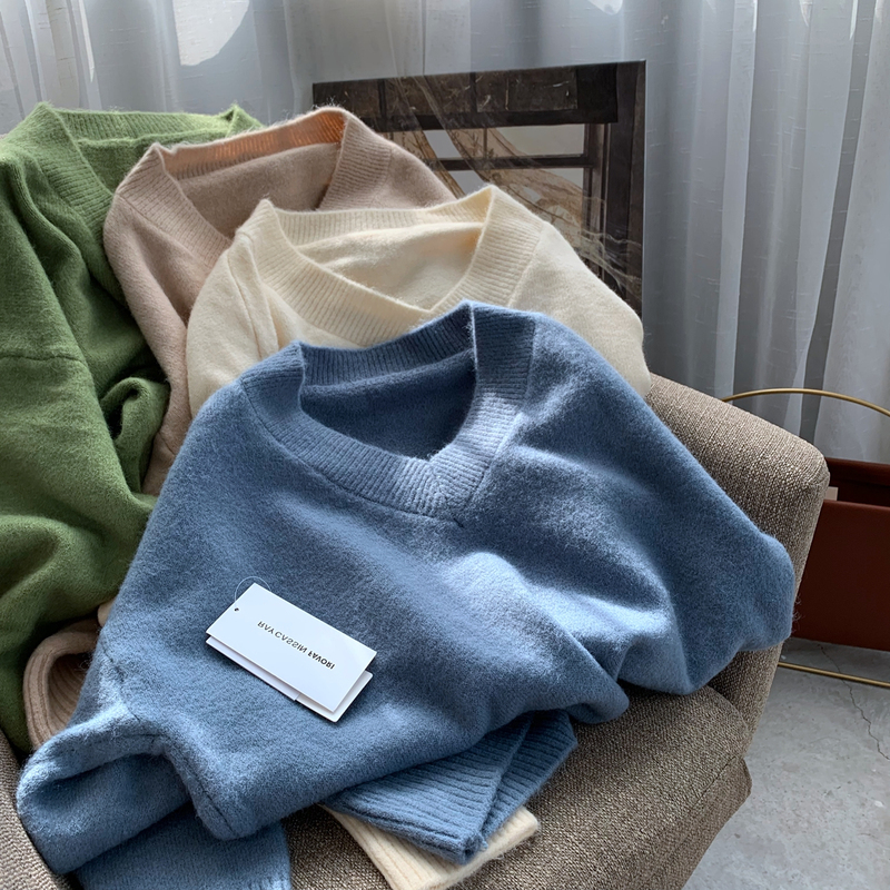 V-Neck Sweater for Women, Autumn and Winter 2025 New Style, Loose Fit, Soft and Versatile, Blue Cashmere Base Knit Top
