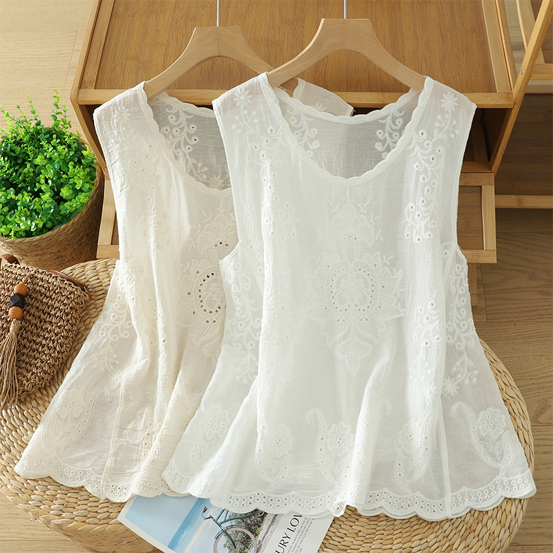 Vintage Hollow-Out Embroidered Tank Top for Women, New Summer Style, Loose Fit, Layered Sleeveless Inner Wear, Camisole, Sleeveless Top