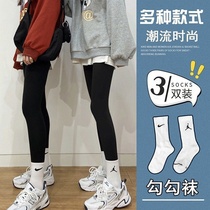 Solid color stockings Korean version of student sports socks men and women college style students Joker net red white stockings