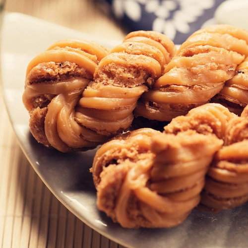 津顺祥 Аутентичный Tianjin Marijuana Flower Iron Box для подарков для старейшин.