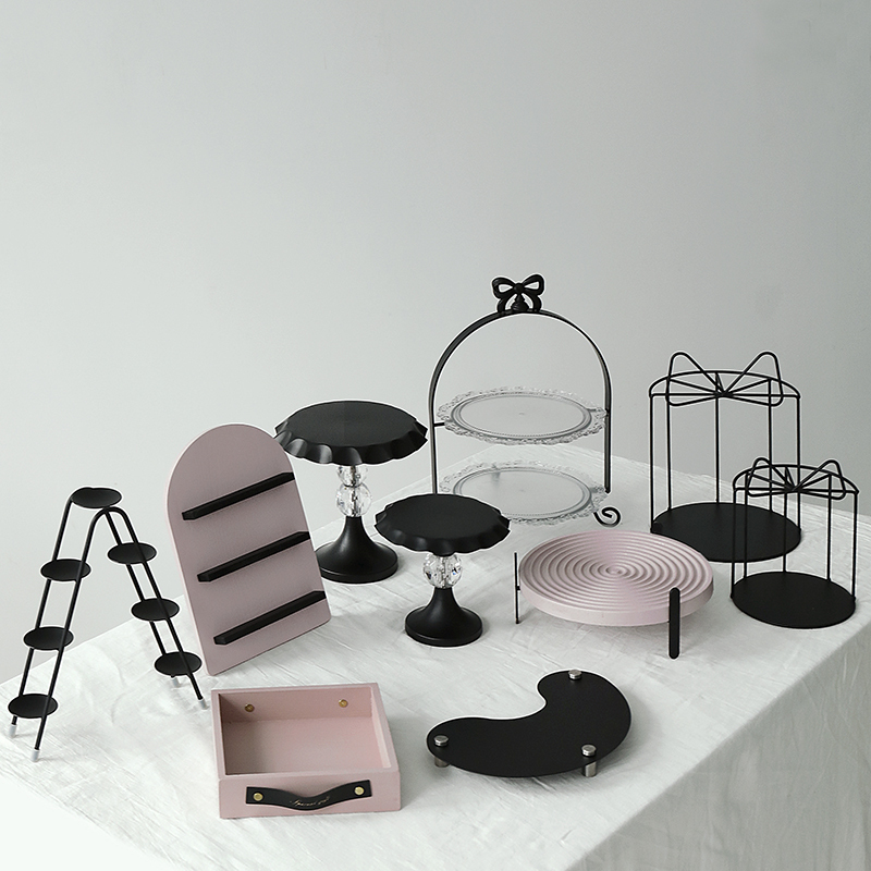 Celebrity-Style Black Dessert Stand, Children's Birthday Party Snack Stand, Pink Soft and Cute Girly Dessert Table Decorations Celebrity-Style Black Dessert Stand, Children's Birthday Party Snack Stand, Pink Soft and Cute Girly Dessert Table Decorations