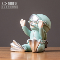 Creative modern simple diver mobile phone desktop bracket ornaments home living room coffee table desk decoration decoration