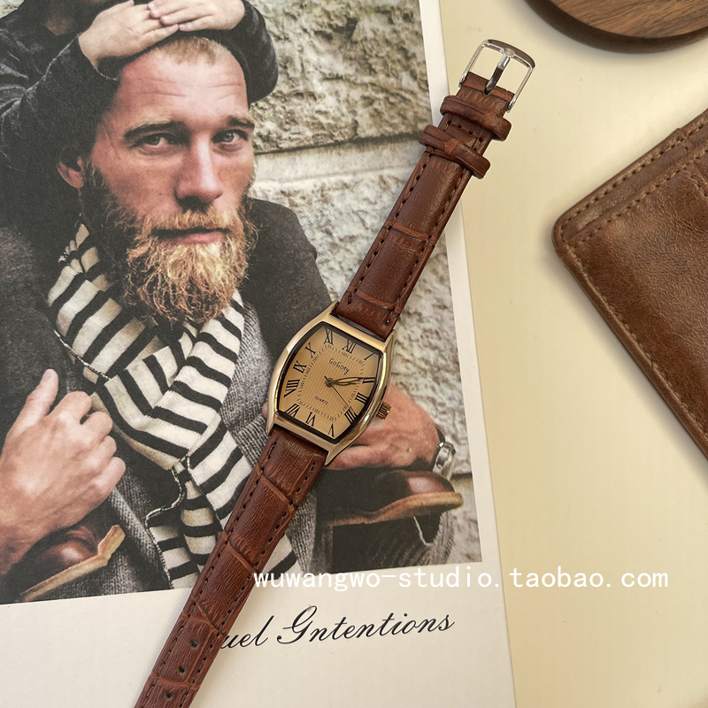 Artistic Retro Roman Numeral Watch for Women ins Niche Design Simple Elegant Fashion Leather Strap Quartz Watch