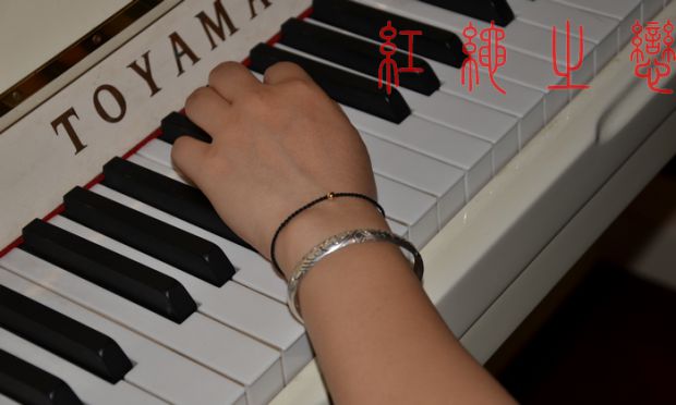 Jinghong Zhang Ziyi mô hình / nhập khẩu túi vàng 14K hạt 1MM siêu mịn dây đỏ vòng tay tay / dây chân vòng chân - Vòng chân lắc chân nữ pnj
