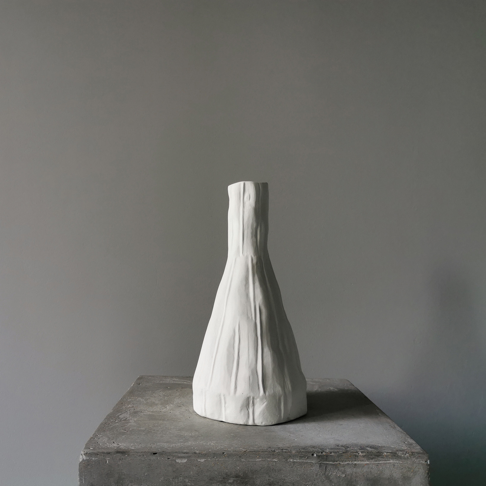 Collection of objects) white ceramic vases decorative ware floral poles minimalist Silence Wind Home Hotel Space Decoration Pendulum