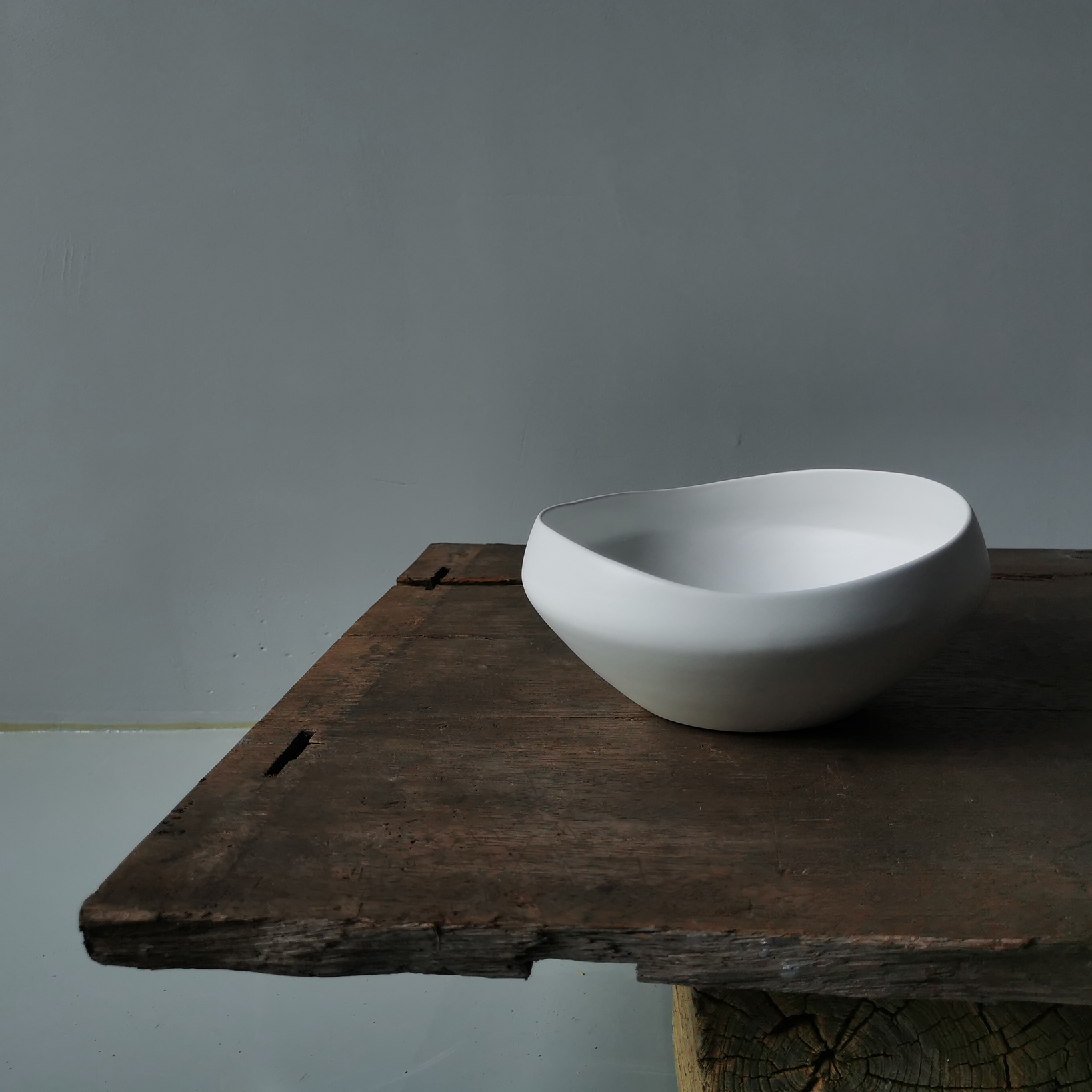 Collection of objects) white ceramic fruit tray containing utensil floral pole minimalist Silence Wind Home Hotel Space Decoration Pendulum