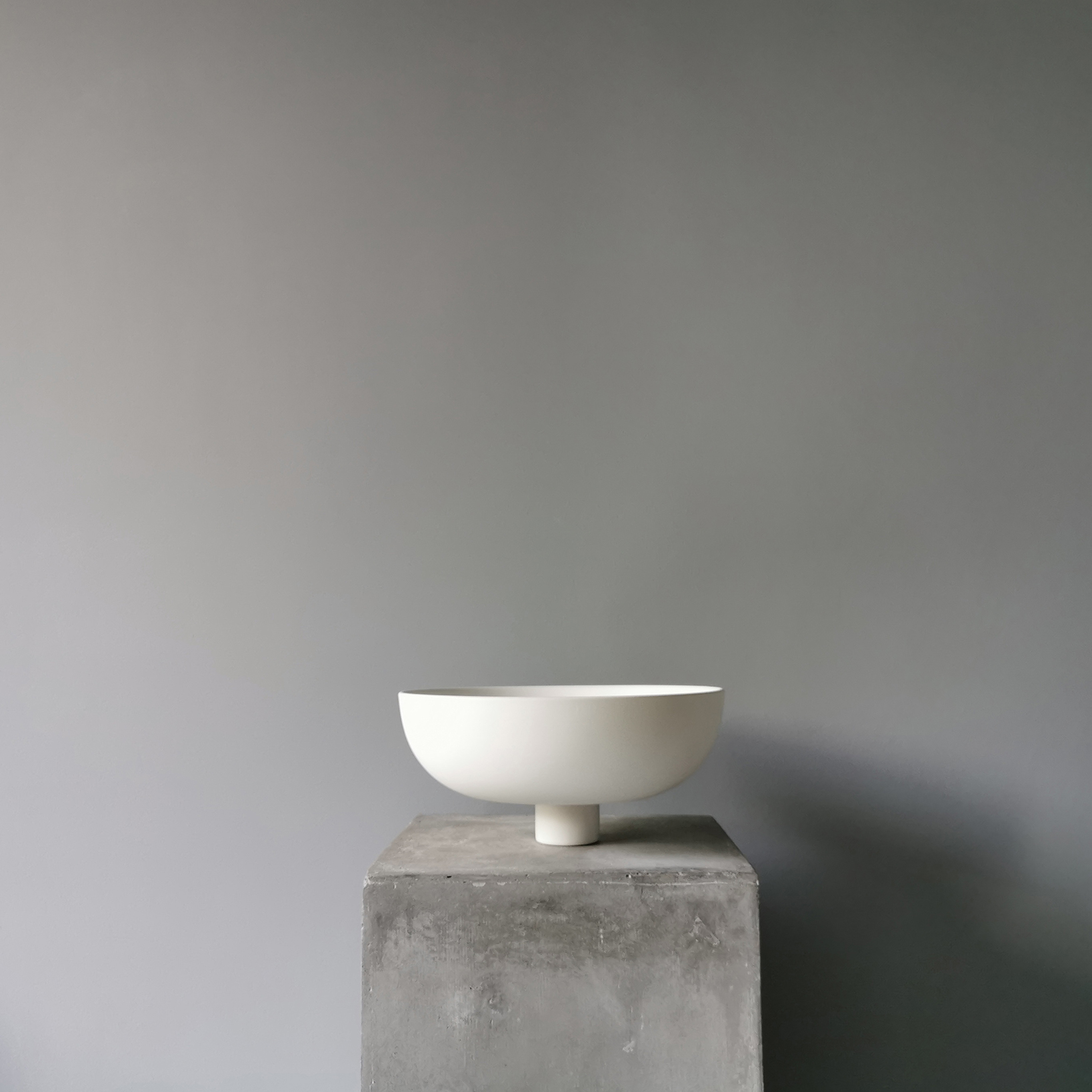 Collection of objects) white ceramic fruit tray containing utensil floral pole minimalist Silence Wind Home Hotel Space Decoration Pendulum