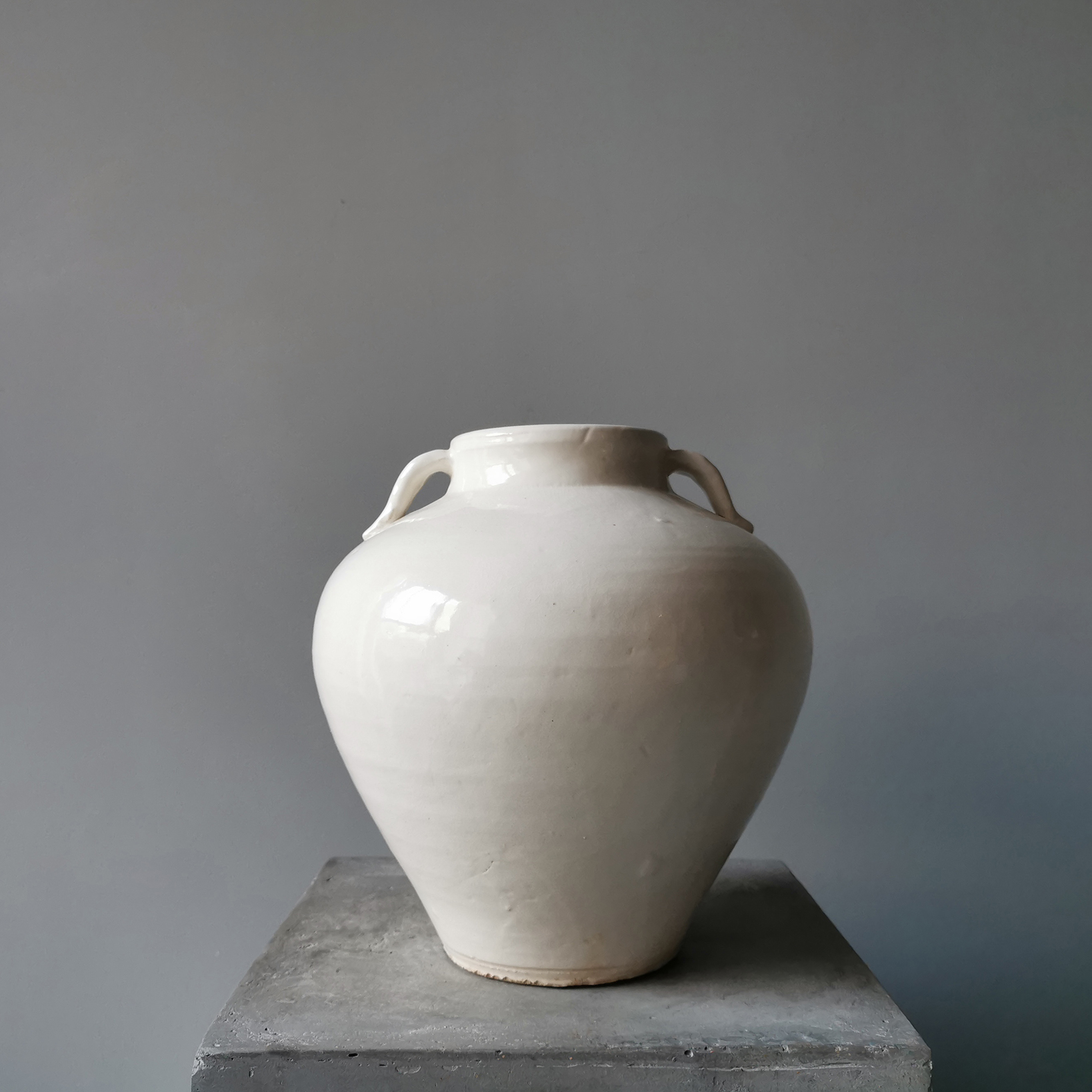 Collection of objects) Oriental white two series pottery bottle pottery jar Silence Wind and Song Porcelain Bottle Hotel Folk Juku Soft Fashion Florator Props