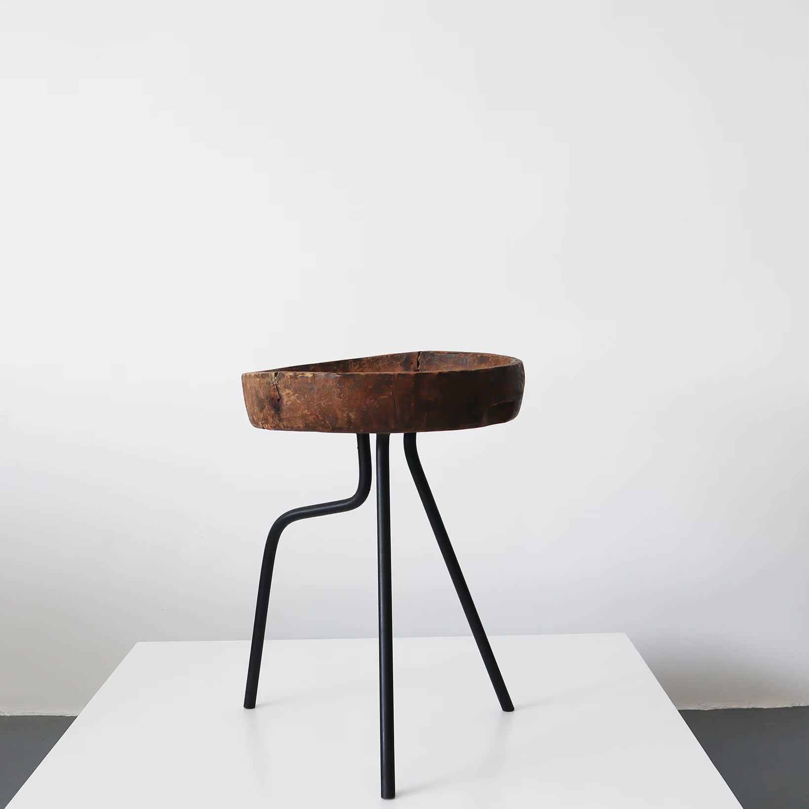 Collection of objects) Designers Profiled Sides of Several Decorative Wood Basins Wood Carved Modern Hotel Home Innate