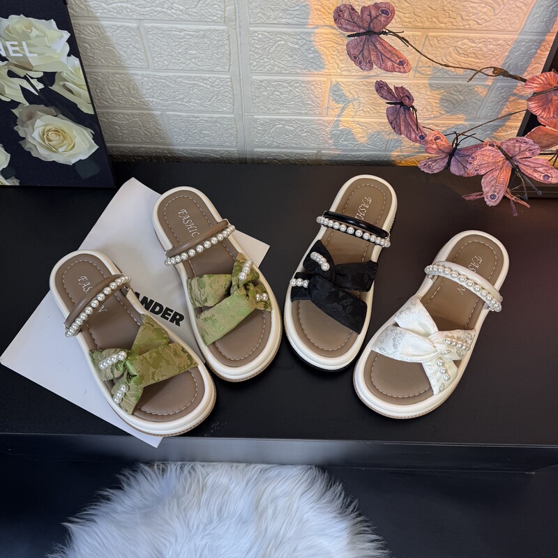 2026 New Trendy Pearl Slippers for Women, Summer Outdoor Casual Wear, Suitable with Dresses, Non-Slip Beach Sandals, Chinese Style, Dual-Wear 2026 New Trendy Pearl Slippers for Women, Summer Outdoor Casual Wear, Suitable with Dresses, Non-Slip Beach Sandals, Chinese Style, Dual-Wear