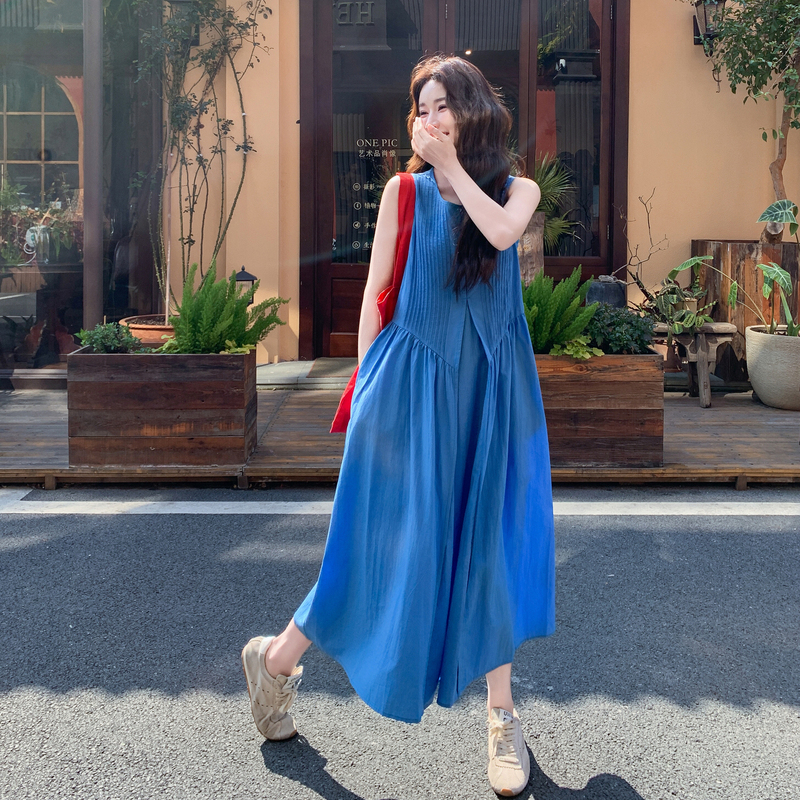 Klein Blue Pleated Retro Sleeveless Dress for Women, a Very Stylish and Youthful Mid-Length Tank Dress for Summer
