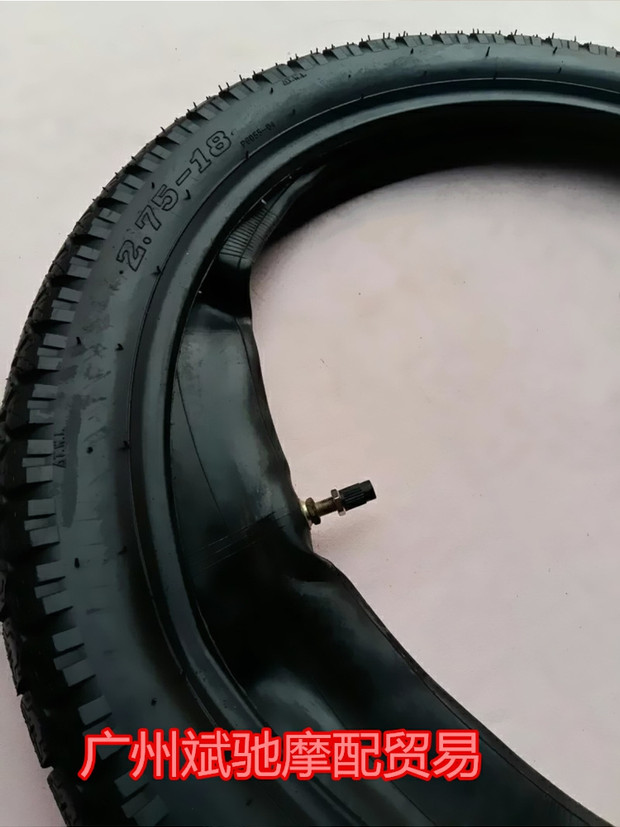 Lốp xe máy 2.75-18 Lốp xe máy bên trong và bên ngoài Mô hình lốp Mô hình thẳng Lốp trước và sau 250-18 lốp xe máy enduro