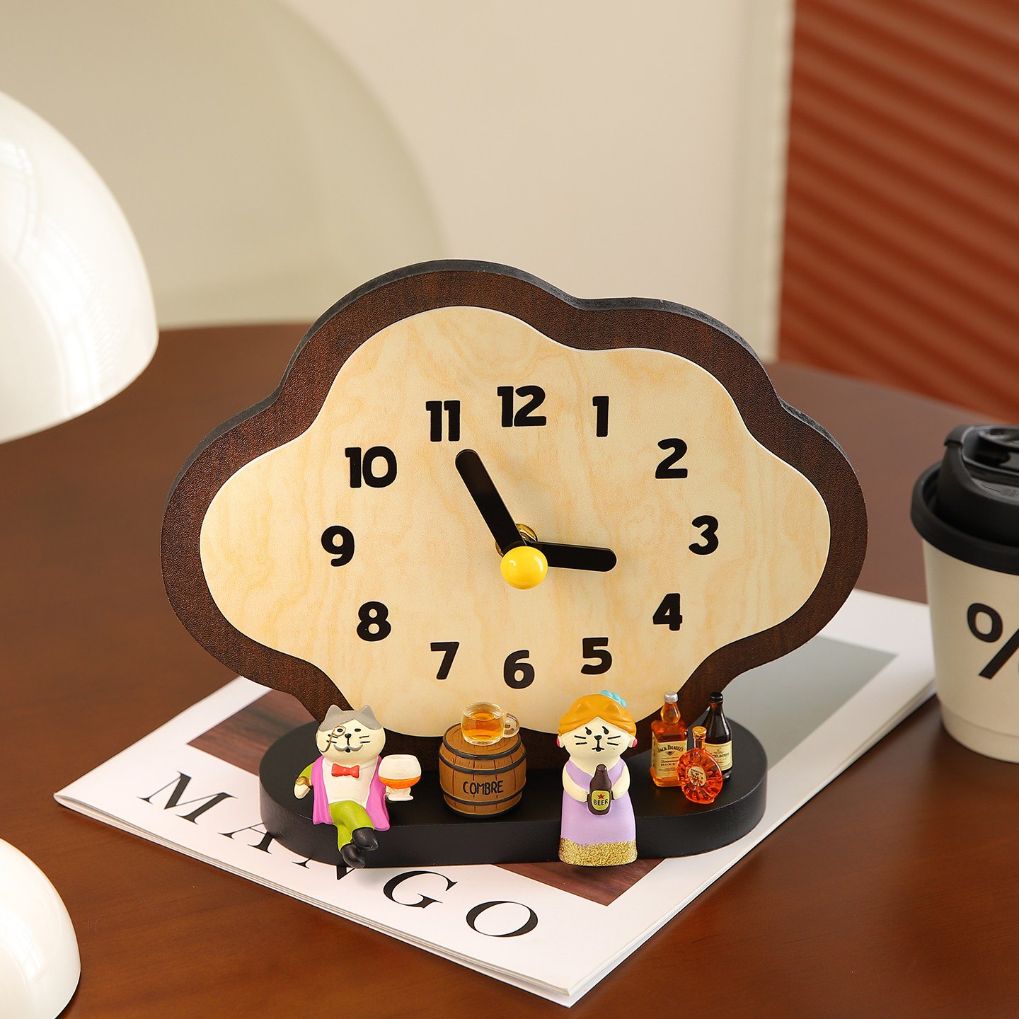 Creative Desktop Clock, Tabletop Electronic Clock, Display Alarm Clock, High-Value Desk Clock, Bedside Digital Clock Ornament