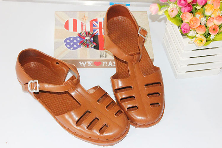 Dép quân đội Bắc Kinh Giày nam Retro Cổ điển Nữ binh sĩ hoài cổ Giày nhựa mới Giày lỗ Giải phóng Lợn Lồng Giày Baotou giày tây