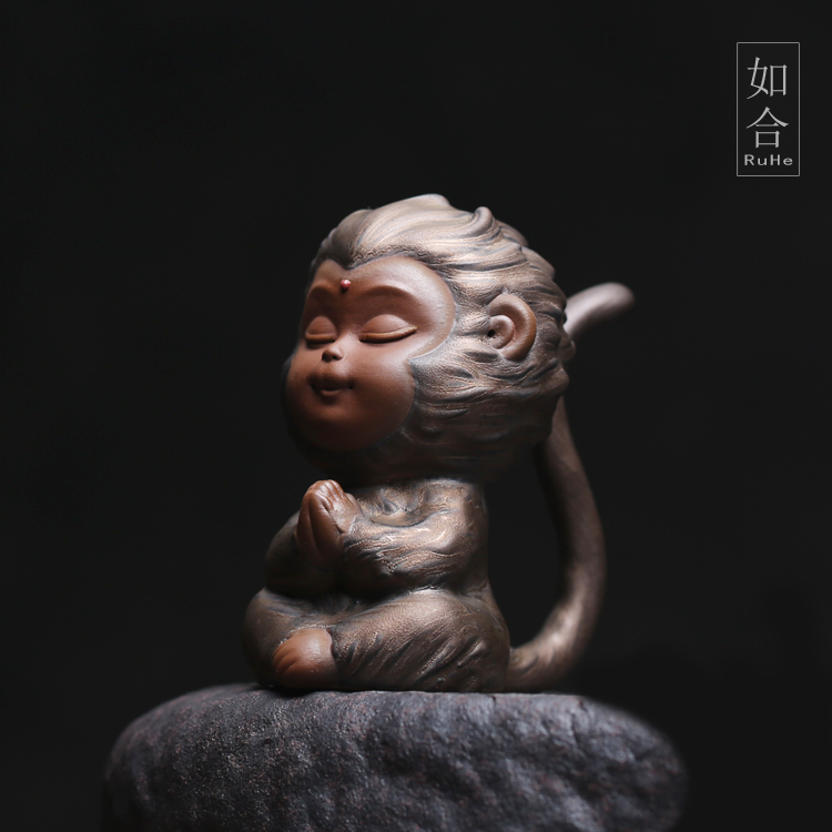 Such as the gilt little monkey tea pet monkey car back incense burner decoration fish tank ornaments creative ceramics