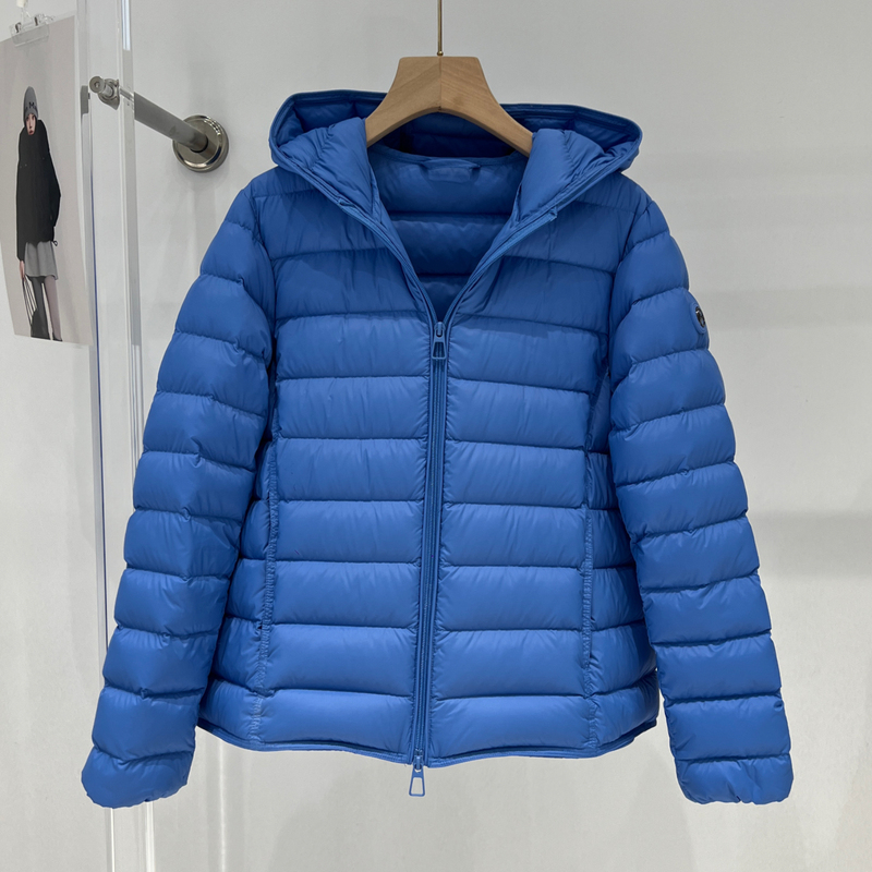 2026 Winter New Hooded Ribbed down Jacket for Women, High-Fill 90% Goose Down, Thin Short Style, Turtle Back Popular Model Coat 2026 Winter New Hooded Ribbed down Jacket for Women, High-Fill 90% Goose Down, Thin Short Style, Turtle Back Popular Model Coat