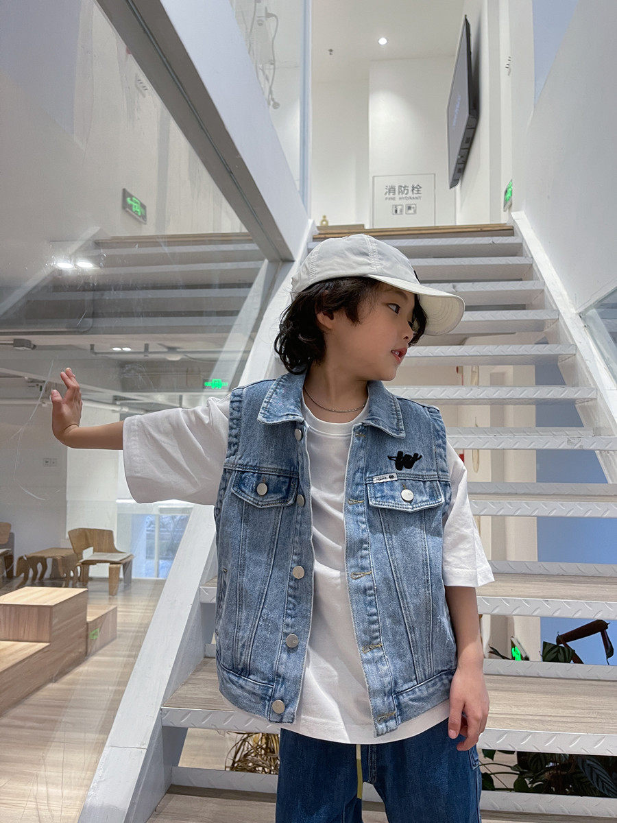 Boy Cowboy Waistcoat Spring Autumn New Children Cowboy Waistcoat Vest Thin with sleeveless blouses Baby casual trendy