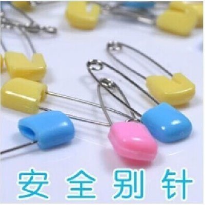 Quality good children baby big number baby safety pins cartoon anti-rebound back shape pin 
