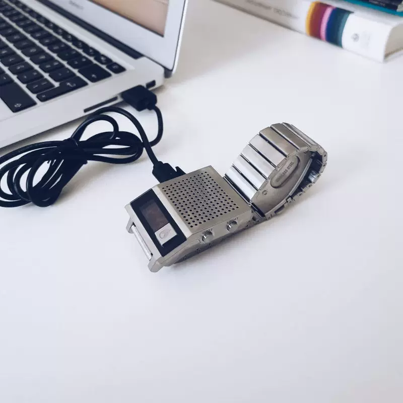 Покупка подлинных Nixon Nixon Creative мужские часы Dork Too Phone Record Machine Report USB зарядка часы