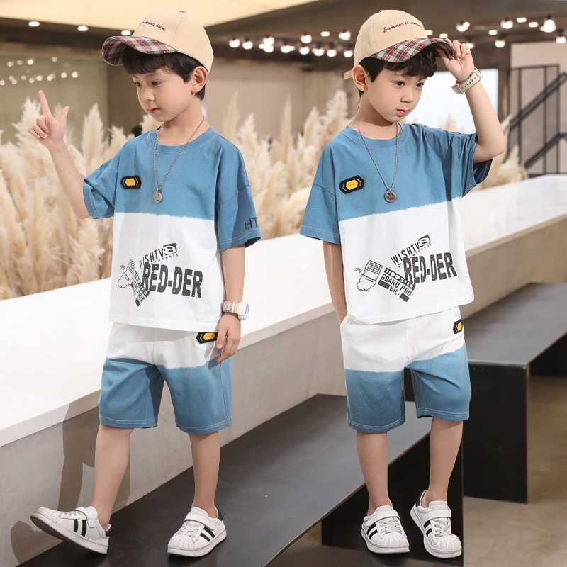 Trẻ em trai quần áo ngắn tay bộ mùa hè váy 2020 mới vừa đẹp trai và trẻ em lớn mặc hai mảnh bộ ngoại khí Hàn Quốc phiên bản của chiếc áo khoác thủy triều.