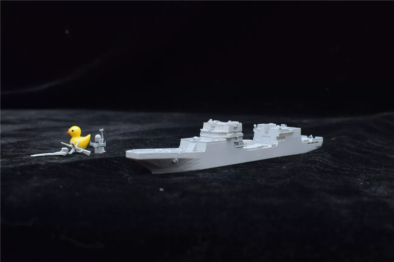 1/700 Россия 11711 Иван Глунин амфибийный десантный корабль G-051 смоляной отпечаток белой формы