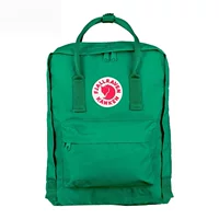 Водяная утка зеленая среда