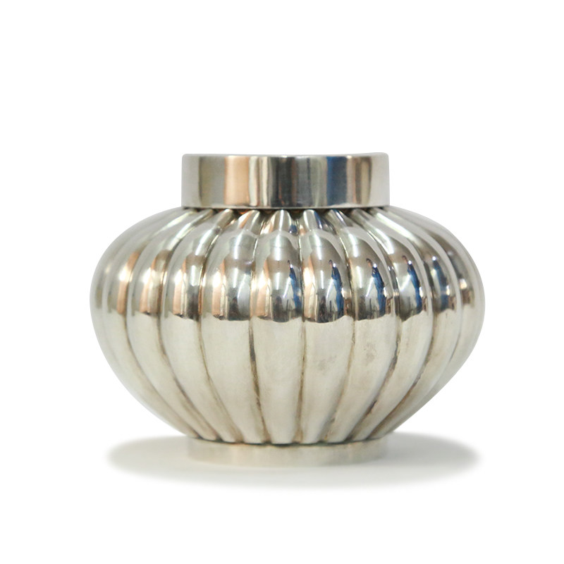 Silver kettle master Qiao Silver dragon handmade sterling silver 999 Chrysanthemum petal tea jar (24 petals)