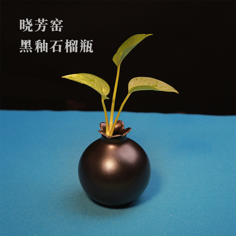 Taiwanese pottery virtuoso master Cai Xiaofang Xiaofang kiln black glazed pomegranate bottle small vase floral tea mat accessories