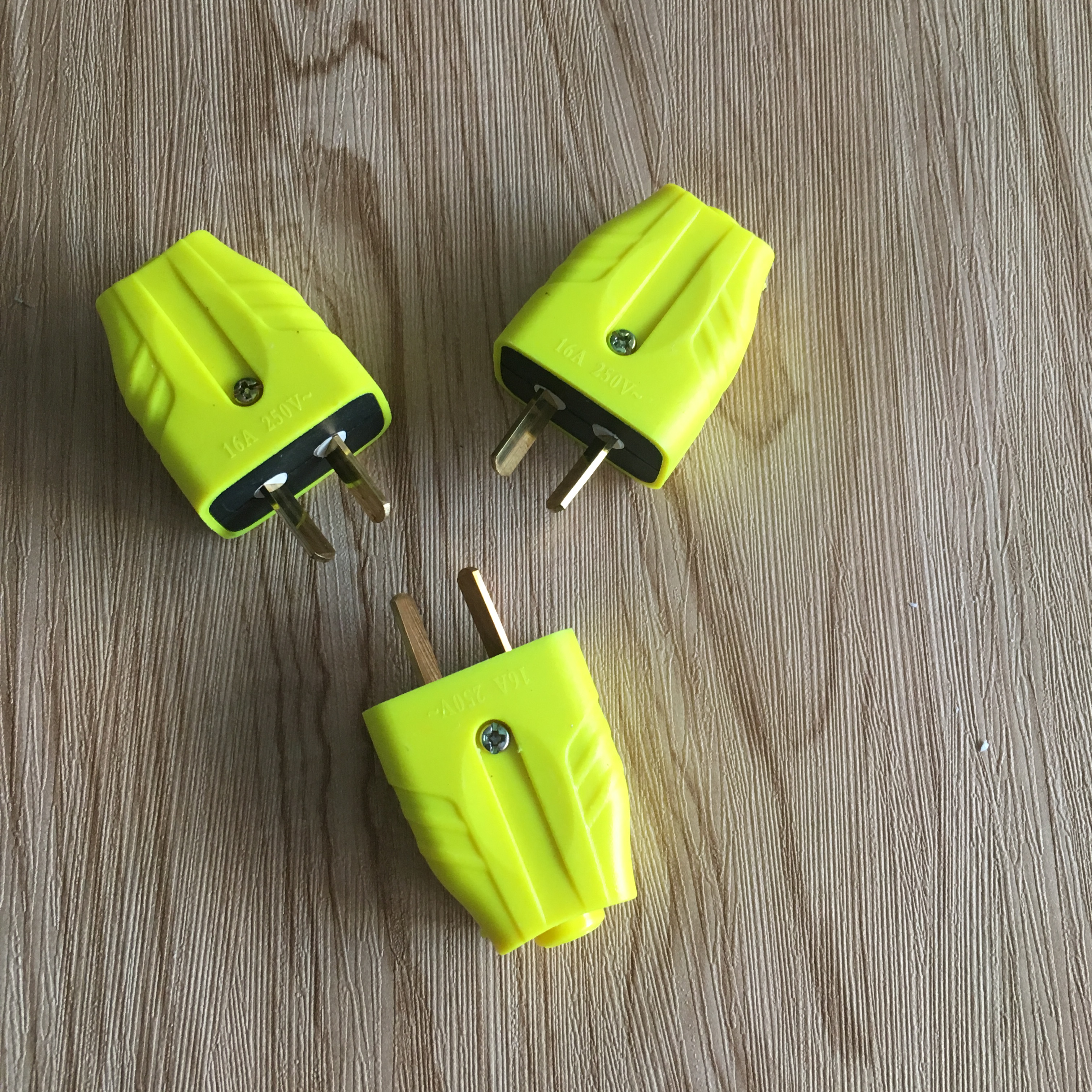 Plug three-pin two-pin plug 10a two-pin two-pin plug 16A power supply Industrial plug High power