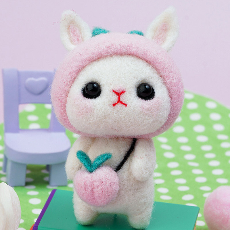 Cat cat wool felt poke Le doll handmade diy keychain doll cartoon made DIY Liang Muze the same style