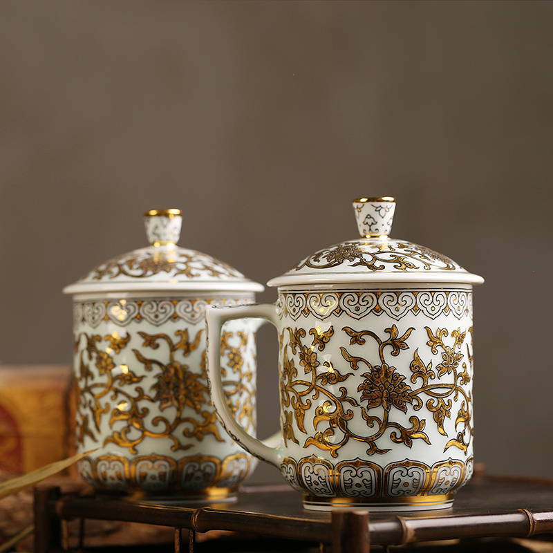 Red xin gold coloured drawing or pattern celadon hand - made ceramic cups with cover keller cup home office master CPU