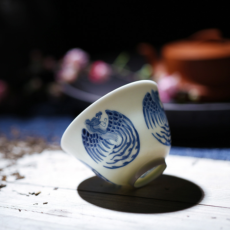 Blue and white hand heavy painting phoenix tea cups hand cup sample tea cup light Blue and white porcelain tea set