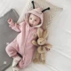 Quần áo mùa đông nam 0-1 tuổi lưới màu đỏ Quần áo trẻ em mùa đông thủy triều dày jumpsuit phụ nữ cộng với quần áo nhung cotton ra khỏi áo shop quan ao tre em dep