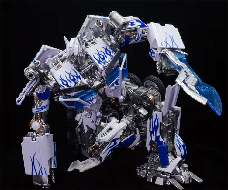 Deformation toys LT02-W blue and white porcelain optimus prime