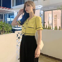 JUST CC Kaka womens official flagship fragrance grandma short version V-neck top net red with the same small fragrance coat female