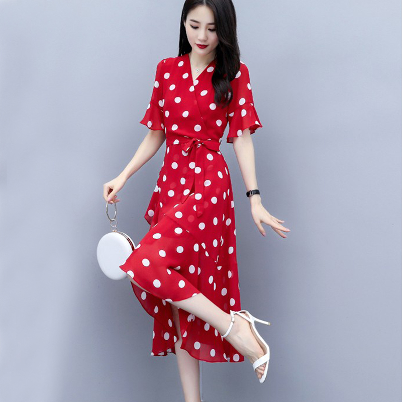 Chiffon Dress with a Feminine Waist-Cinching Design, Ruffled Edges, Fashionable Slimming Effect, Polka Dots, Elegant Ladylike Style, Short Sleeves, Above-The-Knee Length, Trendy Polka Dots