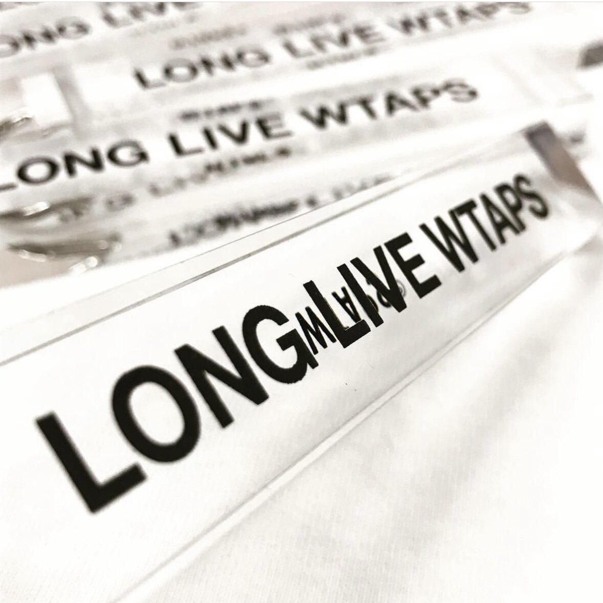 товар из китая 折扣现货wtaps 315/key holder.acrylic long live水晶钥匙扣挂件