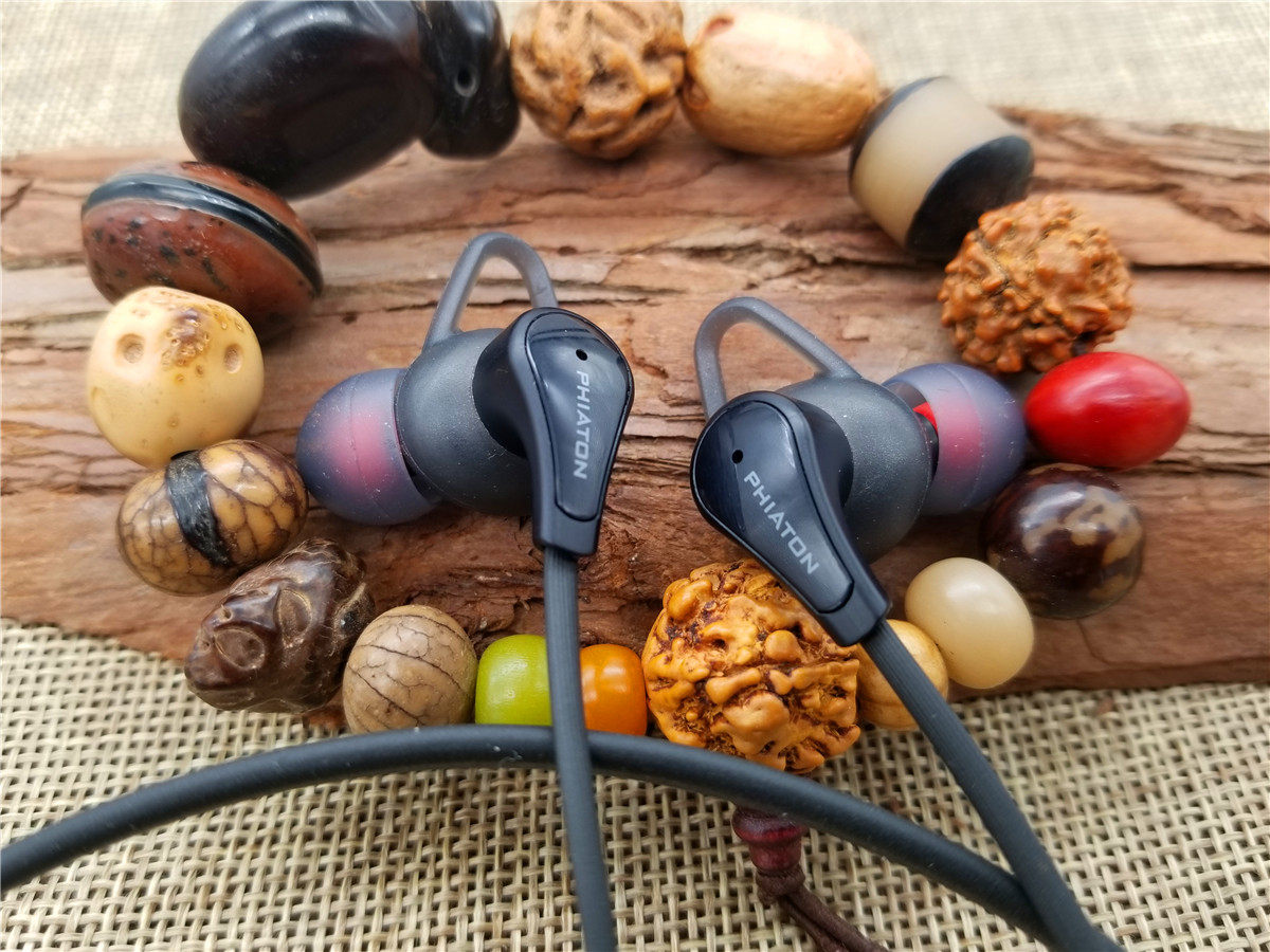 Fiaton phiaton BT120NC bluetooth 4 2 neck-mounted wireless noise-cancelling headphones with a battery life of 10 hours