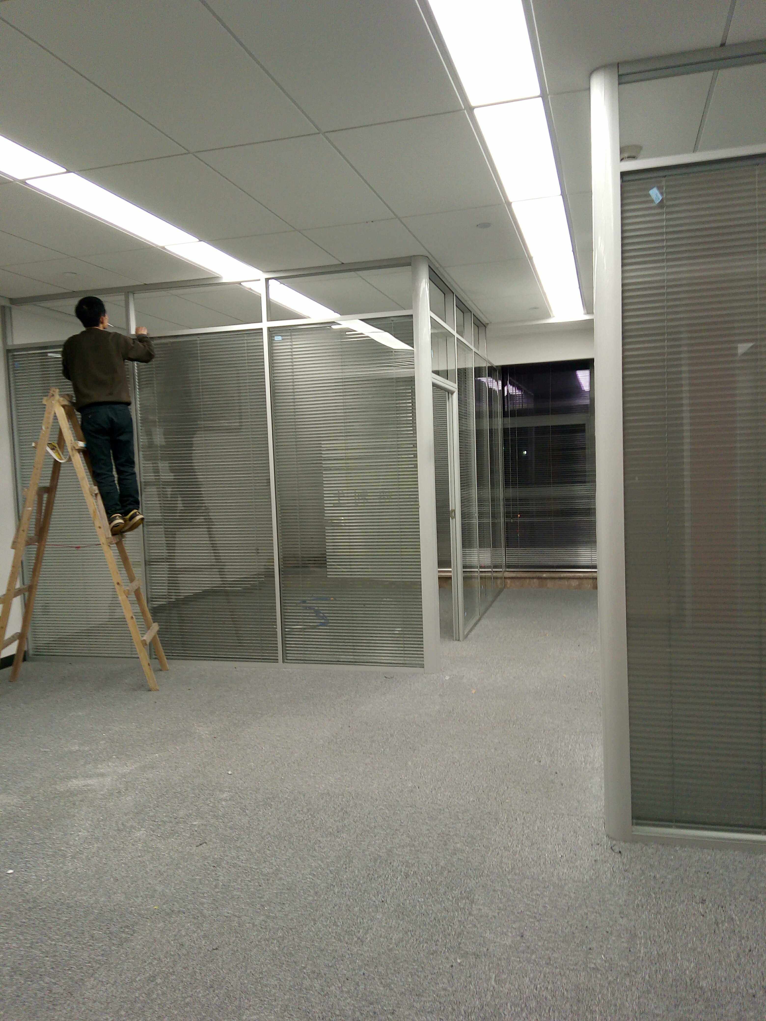 Hunan Changsha Zhuzhou Xiangtan office glass high partition wall, 85 double glass with shutters manufacturers direct sales