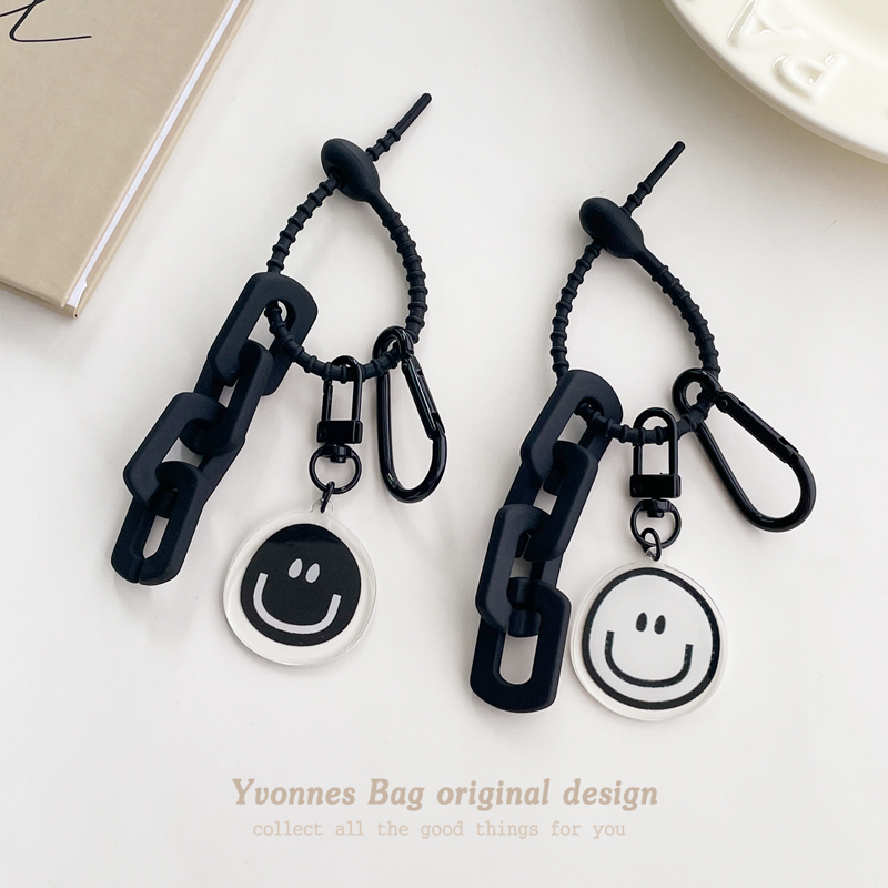 Cute and Unique Black Smiley Face Keychain Silicone Ring Chain Acrylic Pendant Car Keychain Accessory